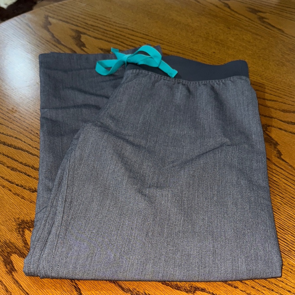 Figs scrubs